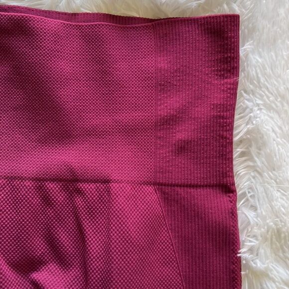 Savvi Seamless High Waist Legging In Cranberry - Picture 5 of 8